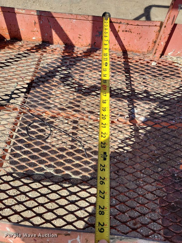 image for item EE0920 2000 JLG 601S boom lift