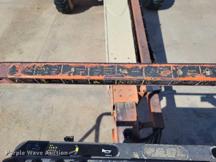 image for item EE0920 2000 JLG 601S boom lift