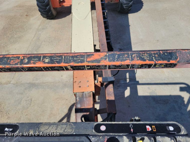 image for item EE0920 2000 JLG 601S boom lift