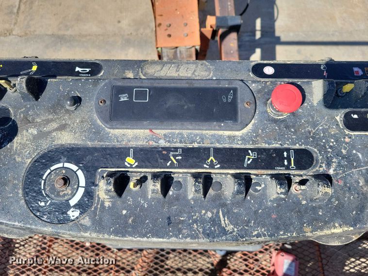 image for item EE0920 2000 JLG 601S boom lift