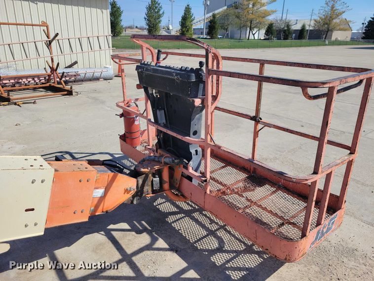 image for item EE0920 2000 JLG 601S boom lift