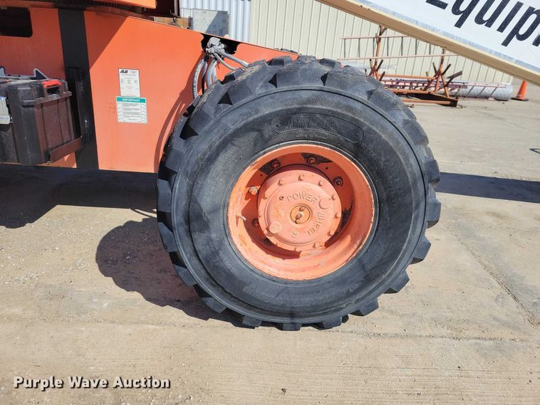 image for item EE0920 2000 JLG 601S boom lift