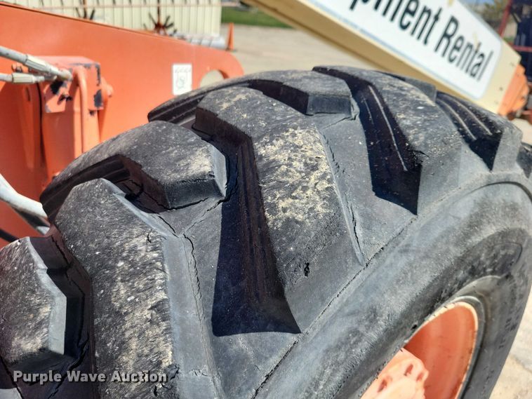 image for item EE0920 2000 JLG 601S boom lift