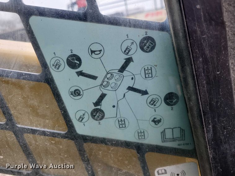 image for item EE0924 2018 Caterpillar 257D tracked skid steer loader