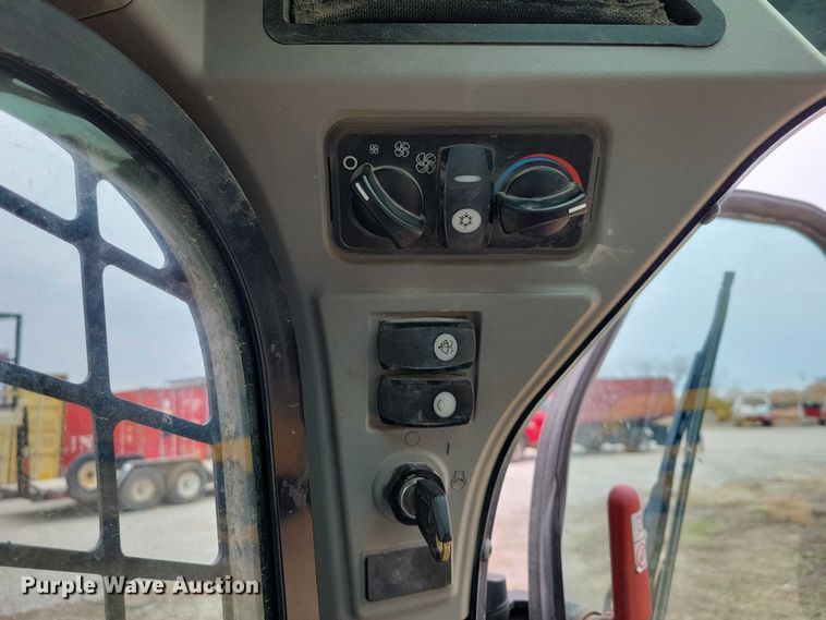 image for item EE0924 2018 Caterpillar 257D tracked skid steer loader