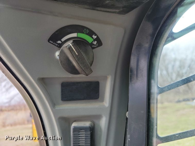 image for item EE0924 2018 Caterpillar 257D tracked skid steer loader