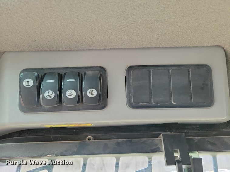 image for item EE0924 2018 Caterpillar 257D tracked skid steer loader