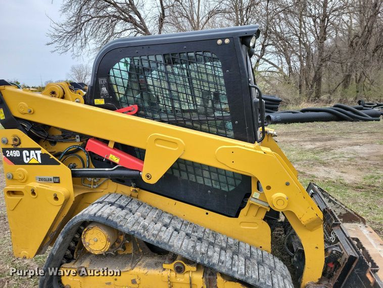 image for item EE0925 2019 Caterpillar 249D tracked skid steer loader