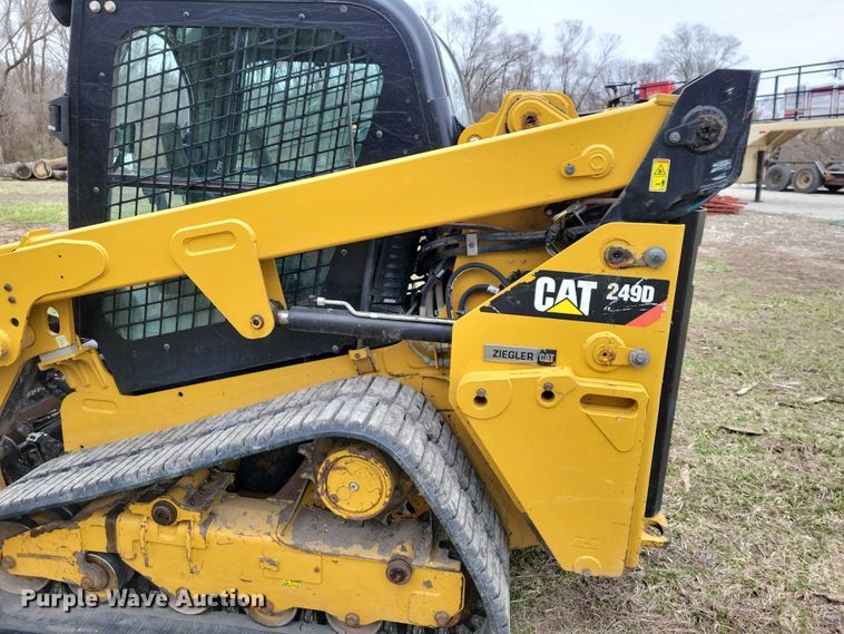 image for item EE0925 2019 Caterpillar 249D tracked skid steer loader