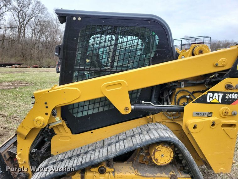 image for item EE0925 2019 Caterpillar 249D tracked skid steer loader