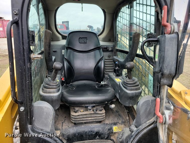image for item EE0925 2019 Caterpillar 249D tracked skid steer loader
