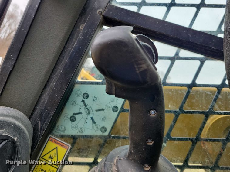 image for item EE0925 2019 Caterpillar 249D tracked skid steer loader