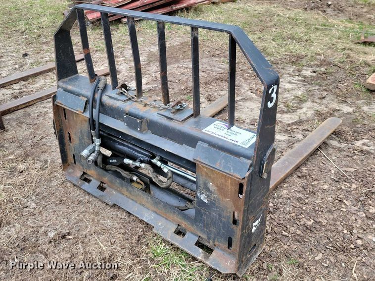 image for item EE0926 Bobcat skid steer forks