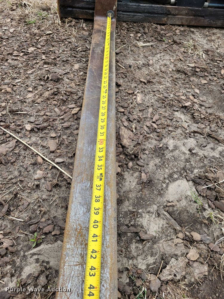 image for item EE0926 Bobcat skid steer forks