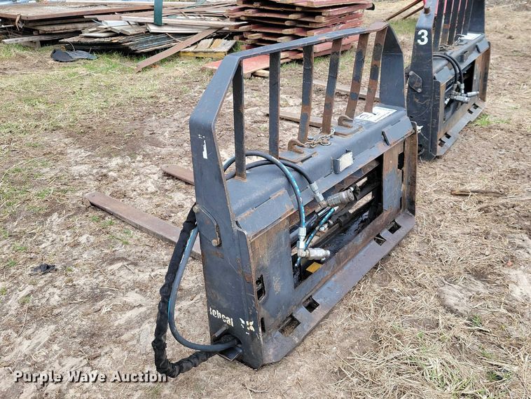 image for item EE0927 Bobcat skid steer forks