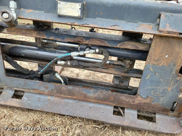 image for item EE0927 Bobcat skid steer forks