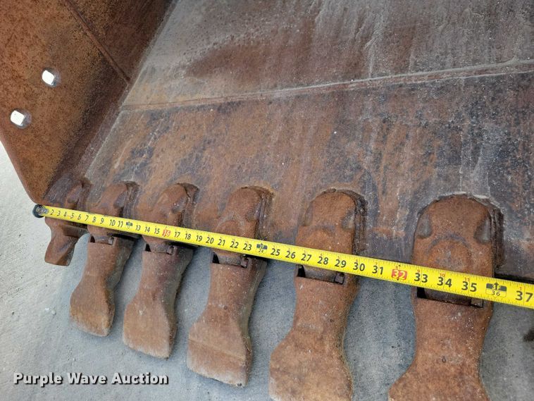 image for item EE0930 1999 Komatsu PC150LC excavator