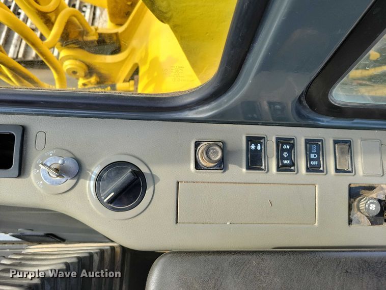 image for item EE0930 1999 Komatsu PC150LC excavator