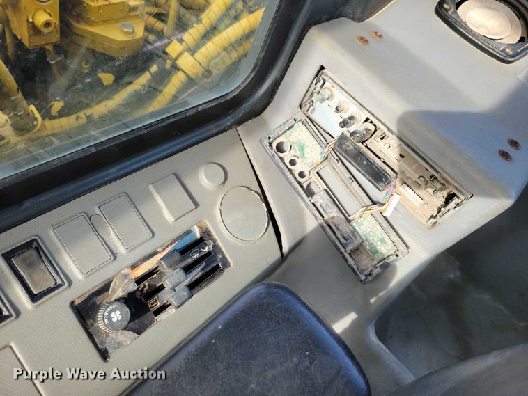 image for item EE0930 1999 Komatsu PC150LC excavator