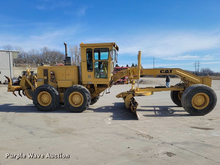 image for item EE0931 1988 Caterpillar 140G motor grader