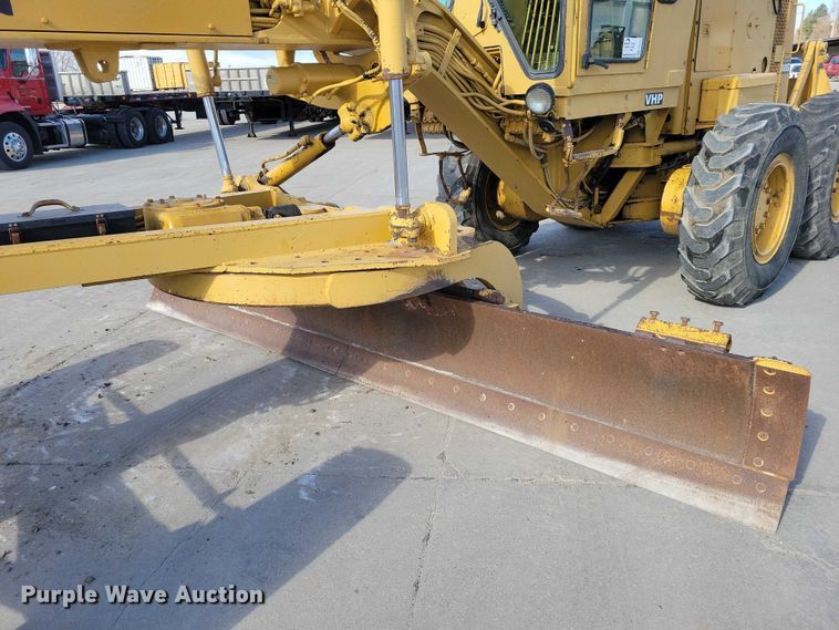 image for item EE0931 1988 Caterpillar 140G motor grader