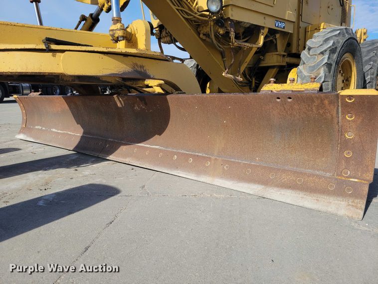 image for item EE0931 1988 Caterpillar 140G motor grader