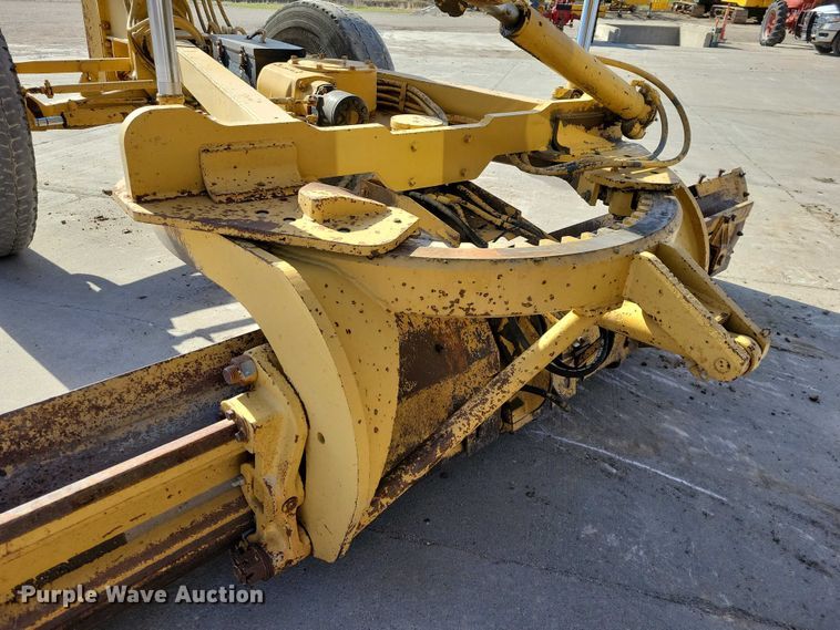 image for item EE0931 1988 Caterpillar 140G motor grader