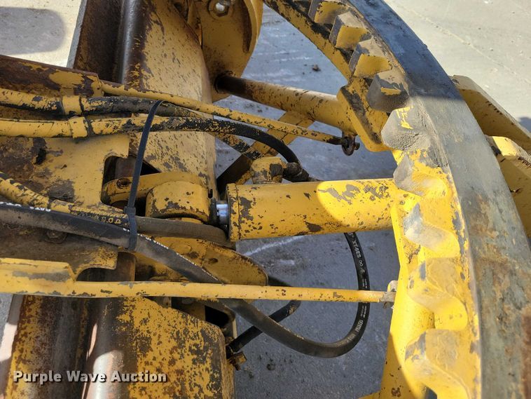 image for item EE0931 1988 Caterpillar 140G motor grader