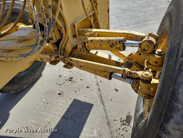 image for item EE0931 1988 Caterpillar 140G motor grader