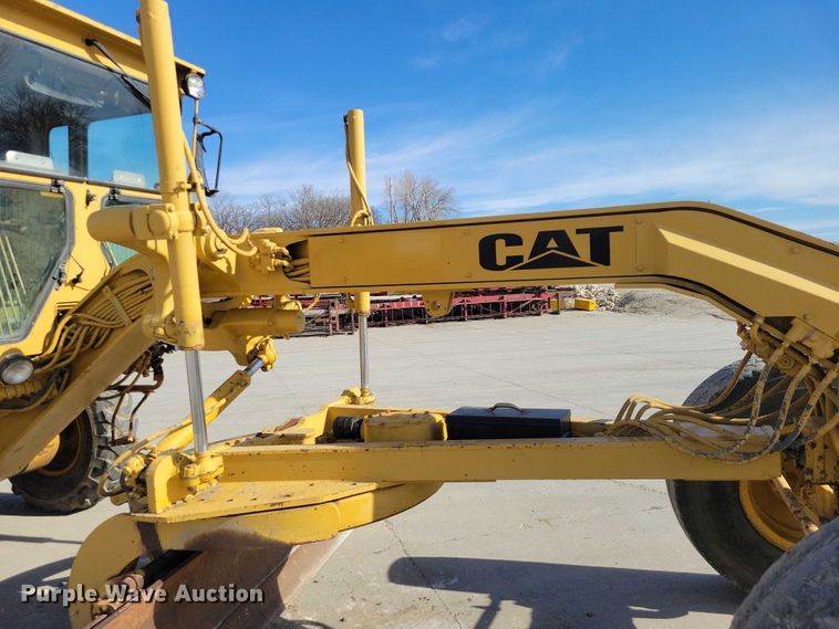 image for item EE0931 1988 Caterpillar 140G motor grader