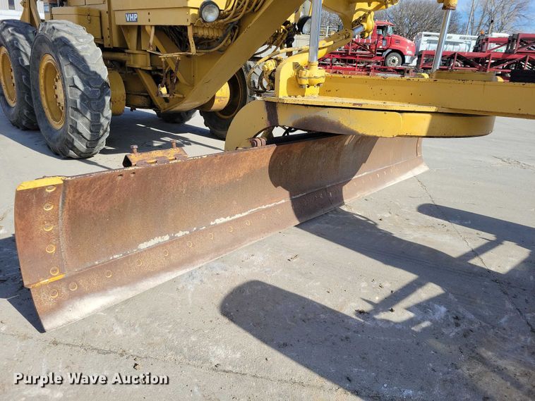 image for item EE0931 1988 Caterpillar 140G motor grader