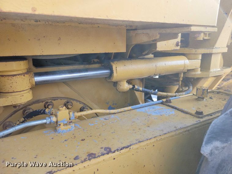 image for item EE0931 1988 Caterpillar 140G motor grader