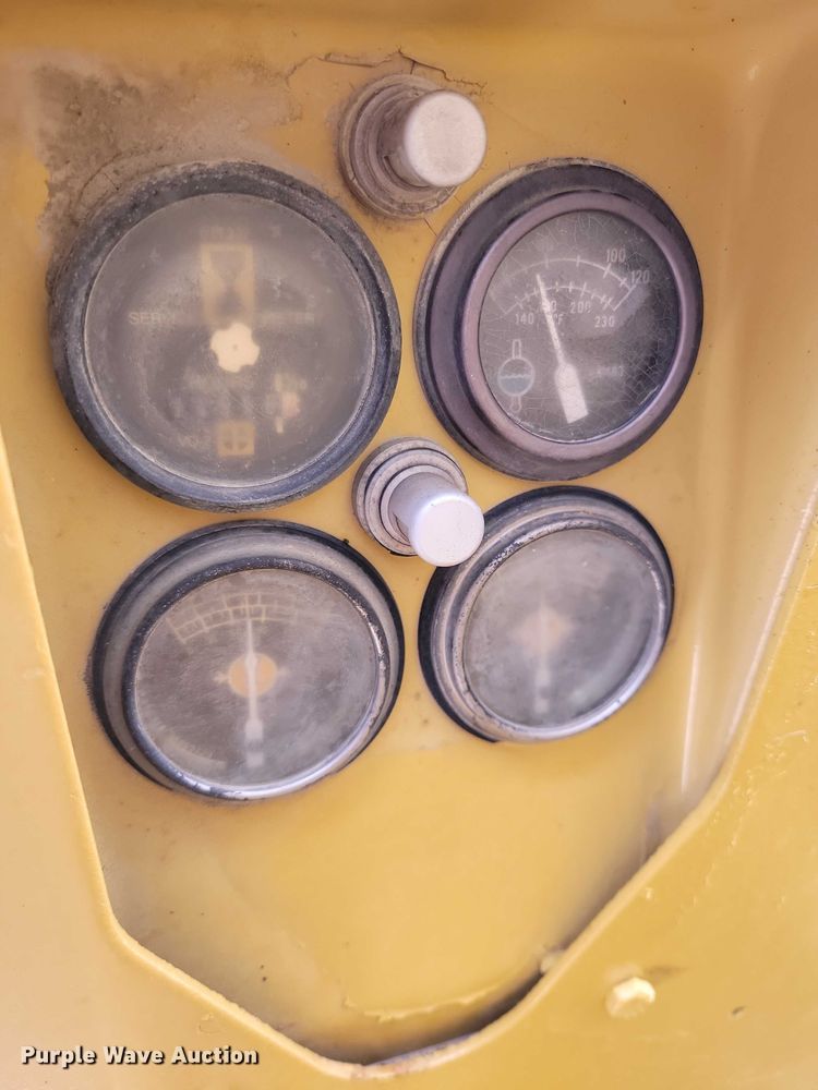 image for item EE0931 1988 Caterpillar 140G motor grader