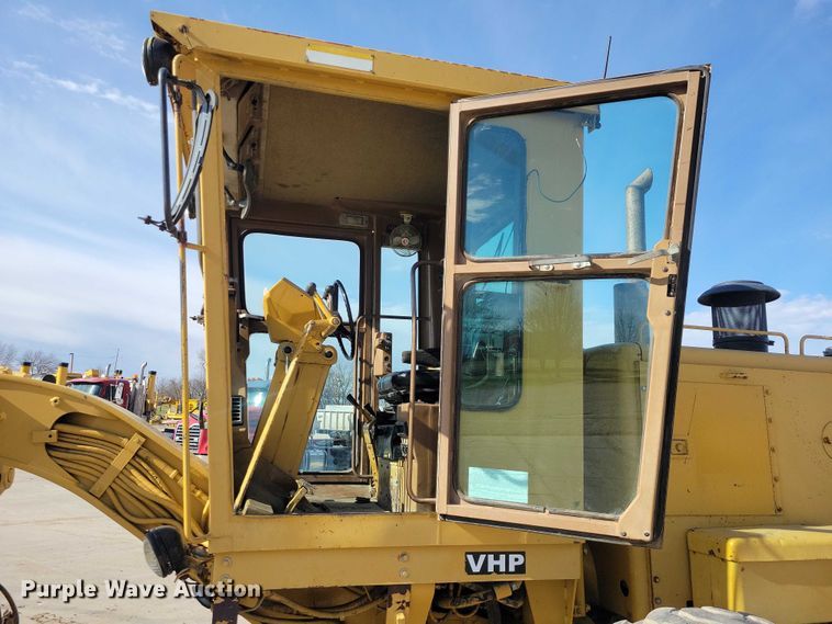 image for item EE0931 1988 Caterpillar 140G motor grader