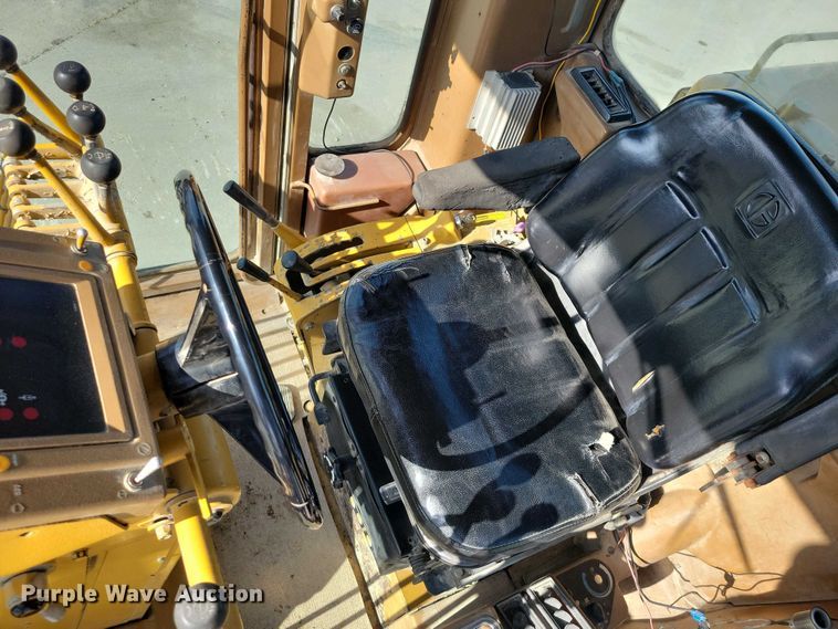 image for item EE0931 1988 Caterpillar 140G motor grader