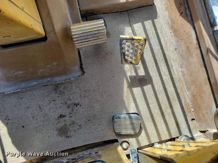 image for item EE0931 1988 Caterpillar 140G motor grader