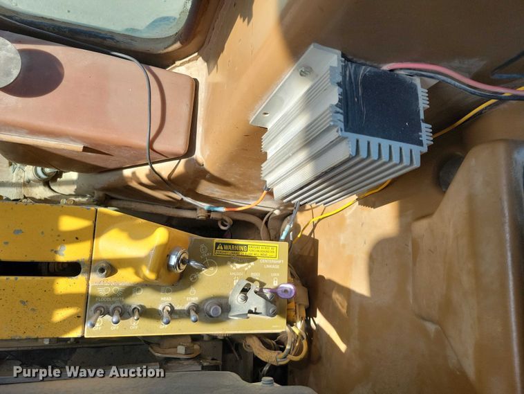 image for item EE0931 1988 Caterpillar 140G motor grader