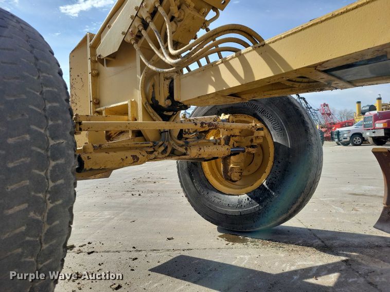 image for item EE0931 1988 Caterpillar 140G motor grader