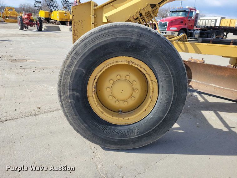 image for item EE0931 1988 Caterpillar 140G motor grader