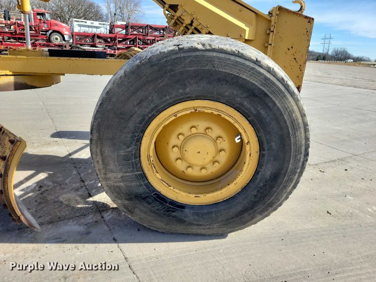 image for item EE0931 1988 Caterpillar 140G motor grader