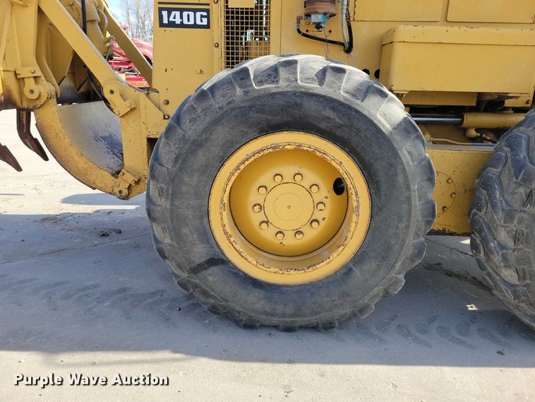 image for item EE0931 1988 Caterpillar 140G motor grader