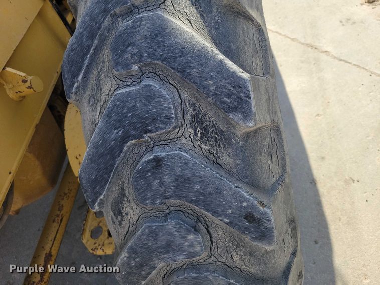 image for item EE0931 1988 Caterpillar 140G motor grader