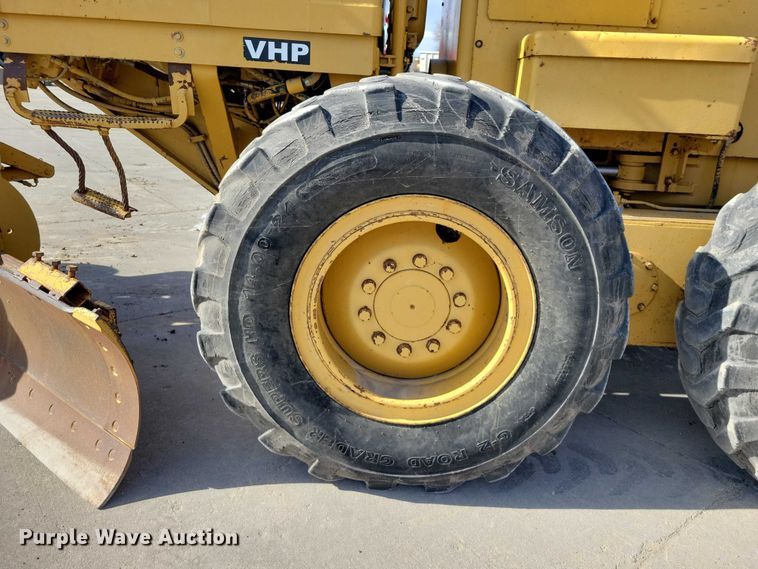 image for item EE0931 1988 Caterpillar 140G motor grader