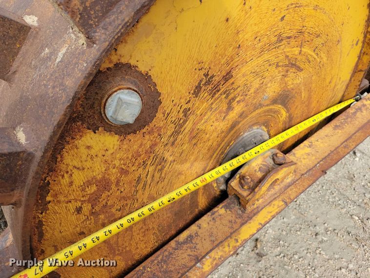 image for item EE0933 Wedgefoot roller