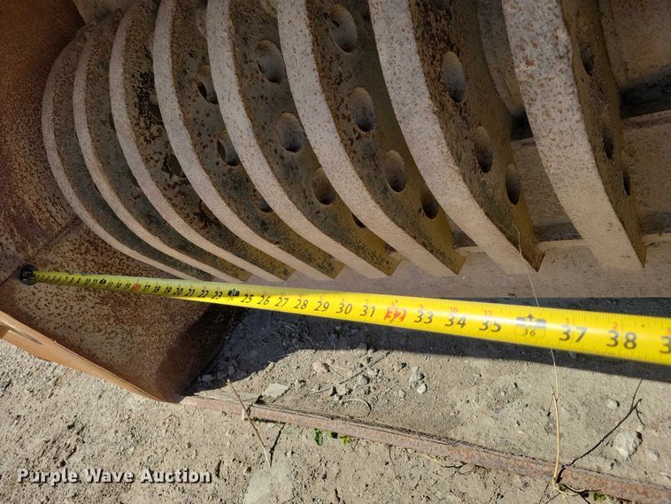 image for item EE0934 Crush-All 42 impact crusher