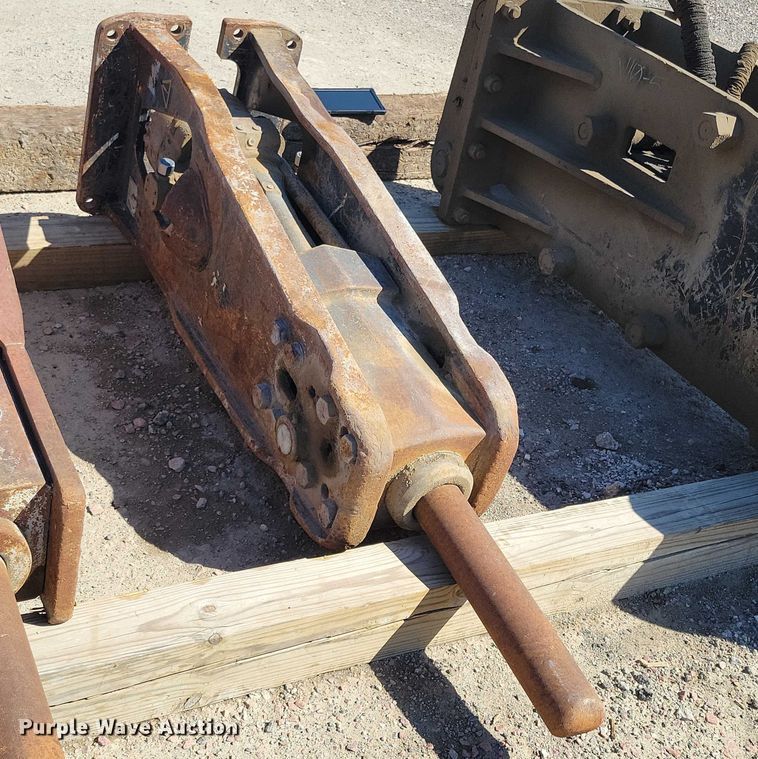 image for item EE0935 Caterpillar breaker