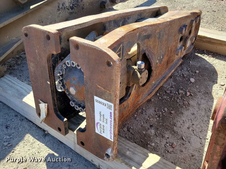 image for item EE0935 Caterpillar breaker
