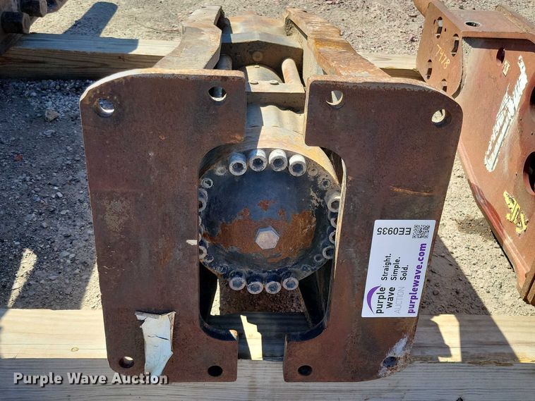 image for item EE0935 Caterpillar breaker