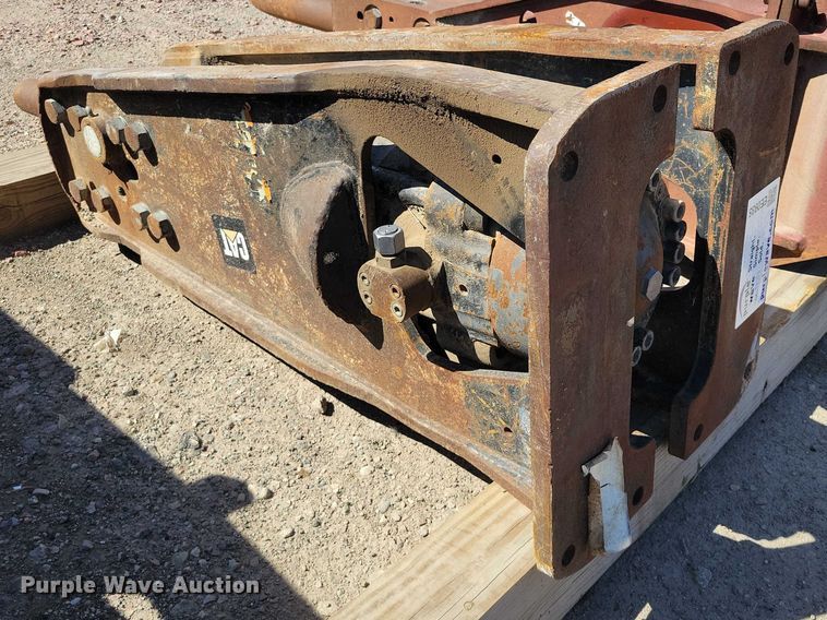 image for item EE0935 Caterpillar breaker