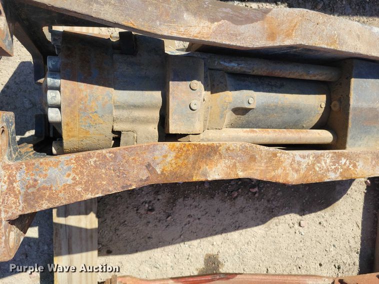 image for item EE0935 Caterpillar breaker